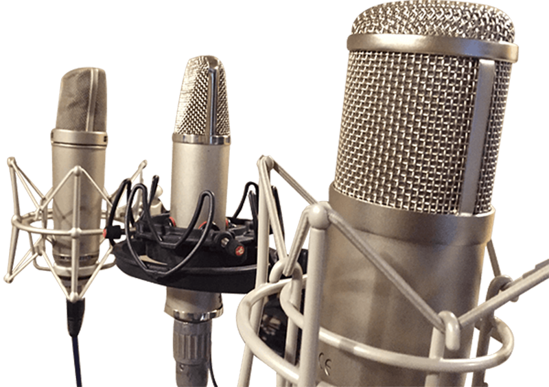 3 Studio Neumann Mikrofone auf Mikrofonständern